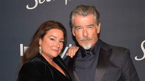 ehefrau von pierce brosnan|pierce brosnan bodyshaming.